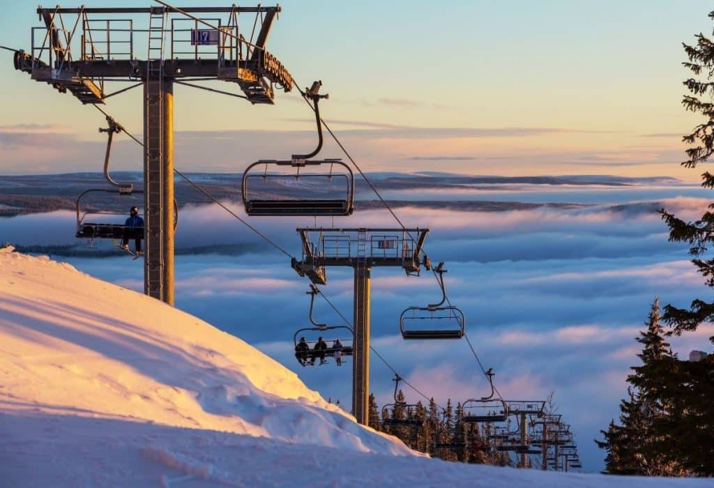 Top winter travel destinations for Texas families, including ski resorts and warm-weather escapes.