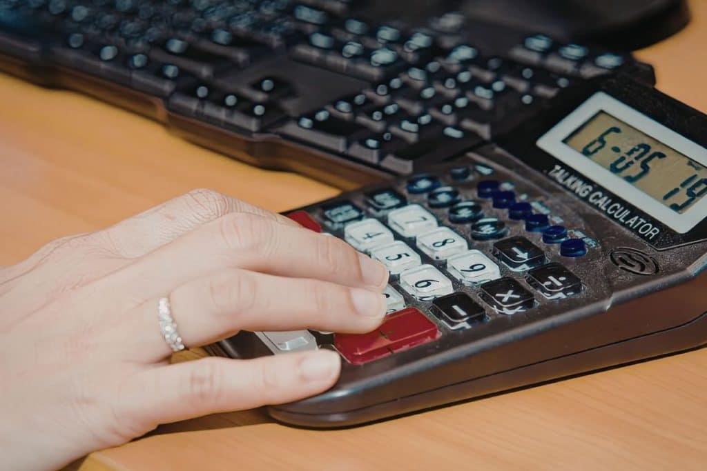 example calculation of nanny overtime pay based on hourly rate